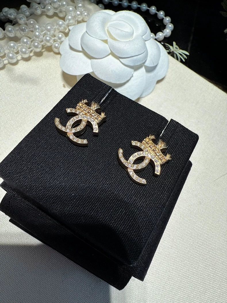 Chanel Chanel 21A Crown Earrings with Box Size ONE SIZE - 6 Thumbnail