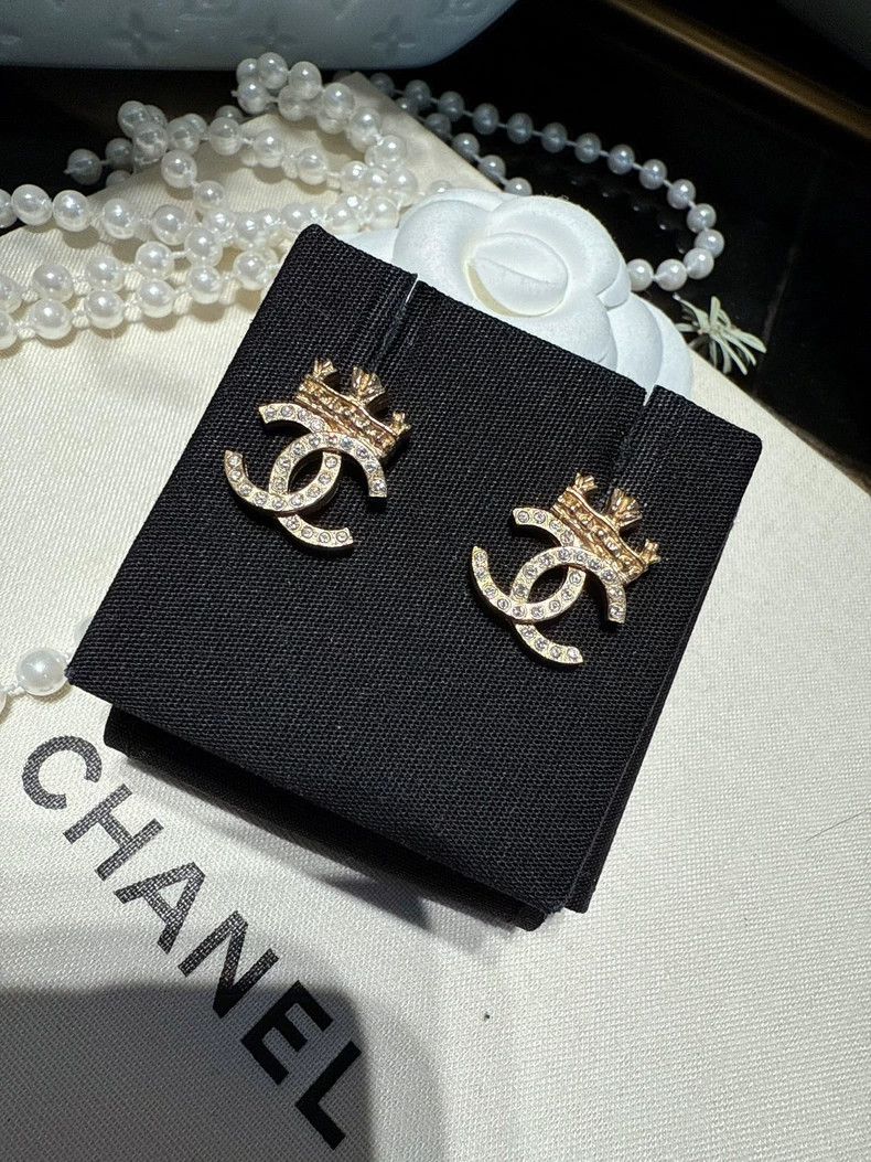 Chanel Chanel 21A Crown Earrings with Box Size ONE SIZE - 2 Thumbnail