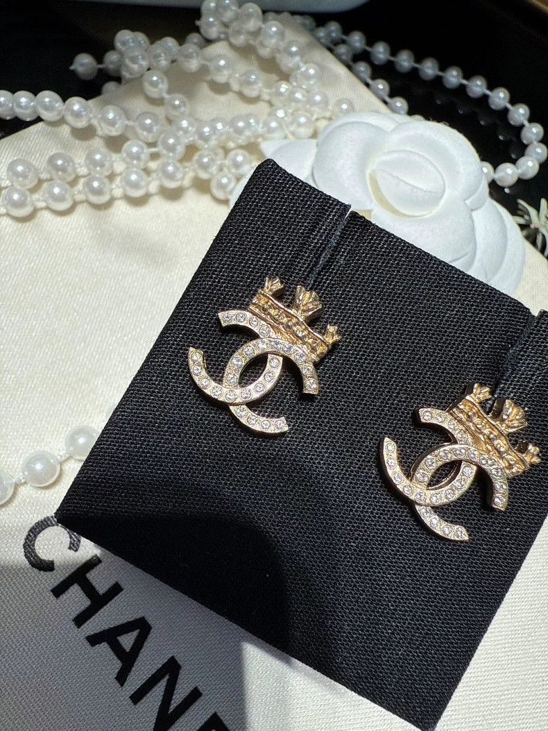 Chanel Chanel 21A Crown Earrings with Box Size ONE SIZE - 4 Thumbnail