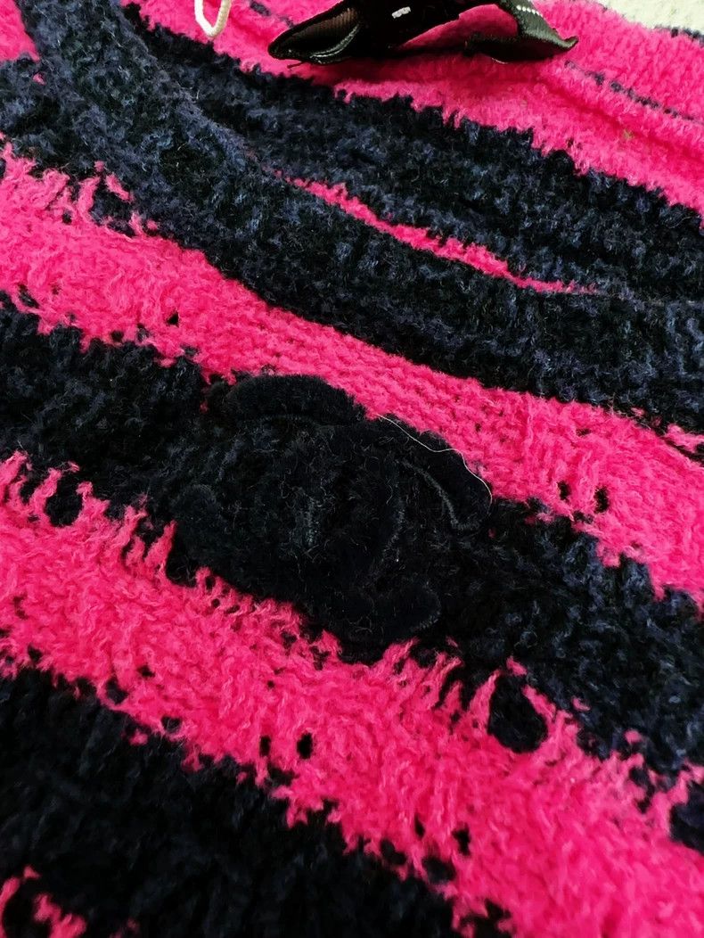 Chanel Chanel Black and Pink Knit Crop Top Size M / US 6-8 / IT 42-44 - 3 Thumbnail