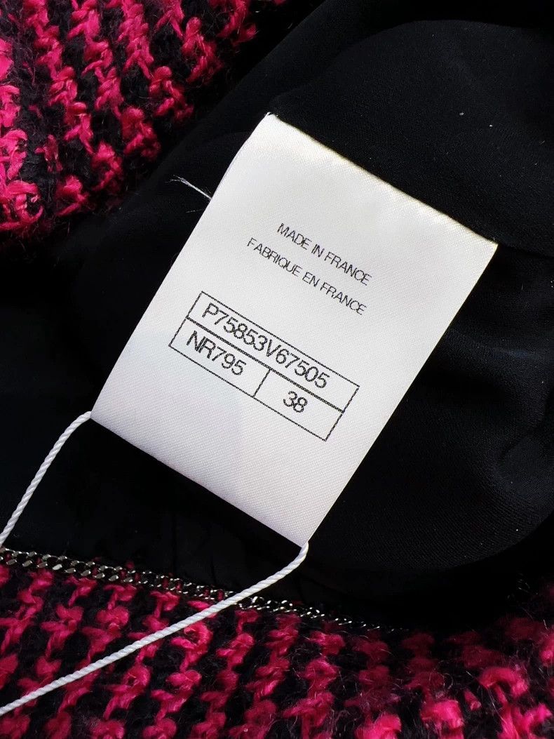 Chanel Chanel Pink Tweed Jacket with Camellia Size M / US 6-8 / IT 42-44 - 5 Thumbnail