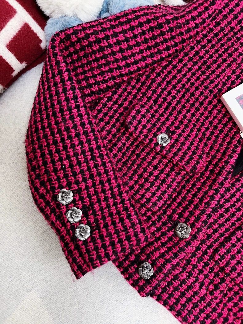 Chanel Chanel Pink Tweed Jacket with Camellia Size M / US 6-8 / IT 42-44 - 7 Thumbnail