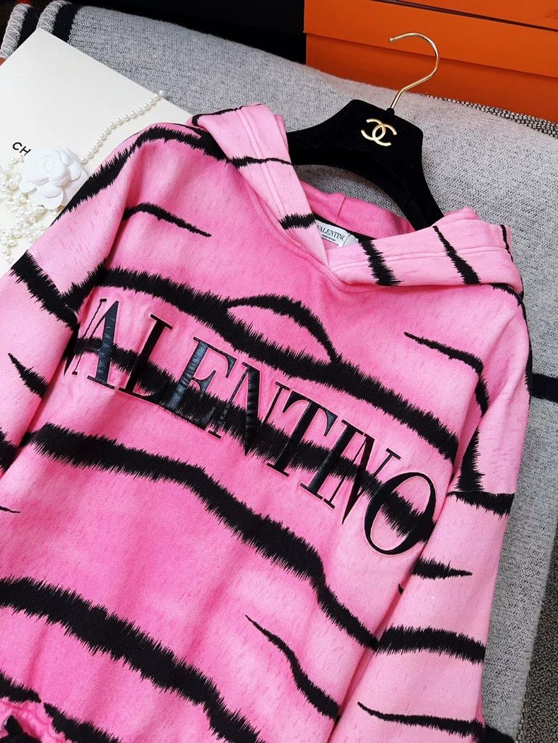 Valentino Valentino Pink Tiger Print Hooded Sweatshirt Size L / US 10 / IT 46 - 7 Thumbnail