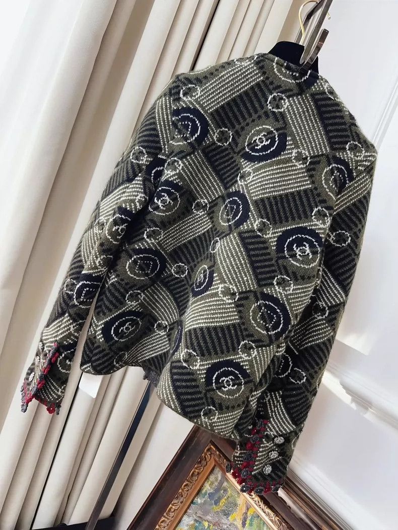Chanel Chanel Long Sleeve Jacket with Floral Design Size S / US 4 / IT 40 - 2 Thumbnail