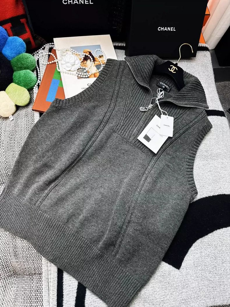 Chanel Chanel Gray Green Cashmere Sleeveless Vest Size M / US 6-8 / IT 42-44 - 7 Thumbnail