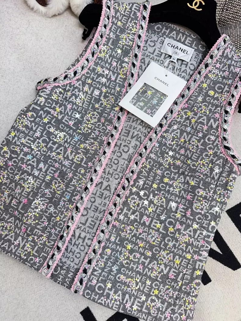 Chanel Chanel Gray Denim Sequin Logo Vest Size S / US 4 / IT 40 - 4 Thumbnail