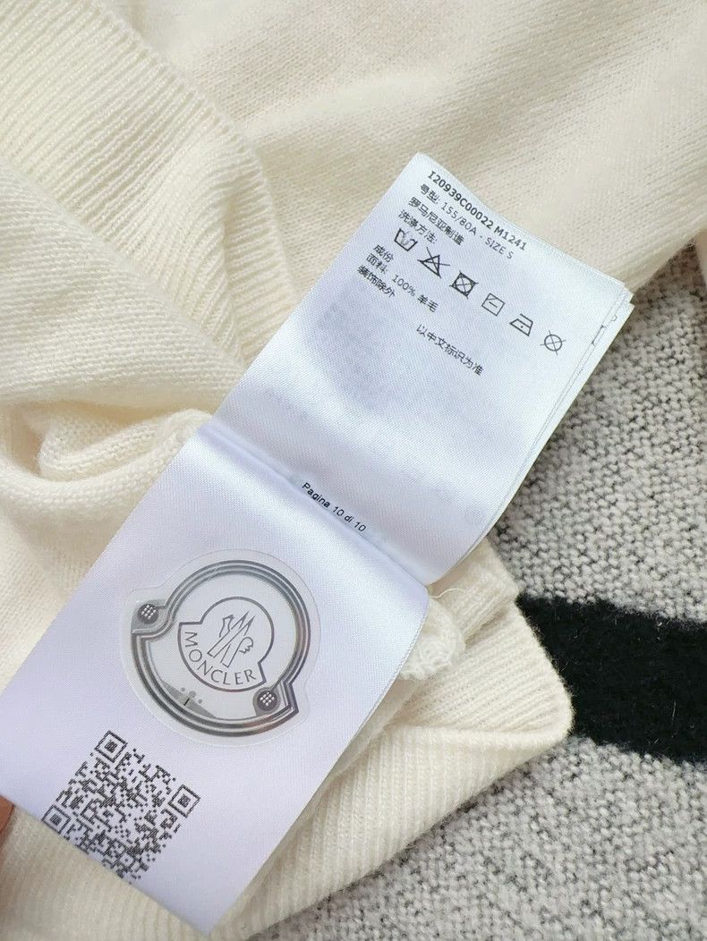 Moncler Moncler Beige Beaded Logo Knit Top Size S / US 4 / IT 40 - 7 Thumbnail
