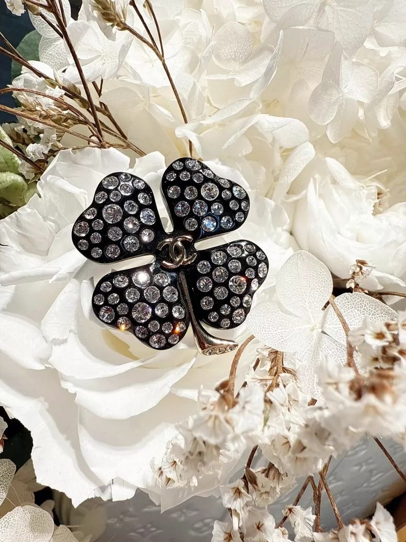 Chanel Chanel Four Leaf Clover Brooch with Logo Size ONE SIZE - 3 Thumbnail