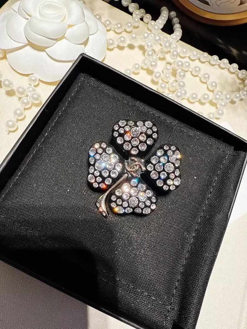 Chanel Chanel Four Leaf Clover Brooch with Logo Size ONE SIZE - 6 Thumbnail