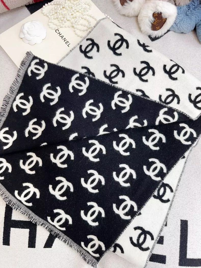 Chanel Chanel Black and White Logo Scarf Shawl Size ONE SIZE - 6 Thumbnail
