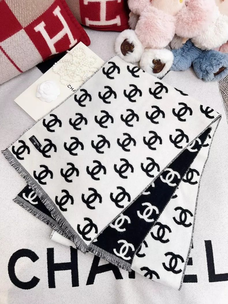Chanel Chanel Black and White Logo Scarf Shawl Size ONE SIZE - 4 Thumbnail