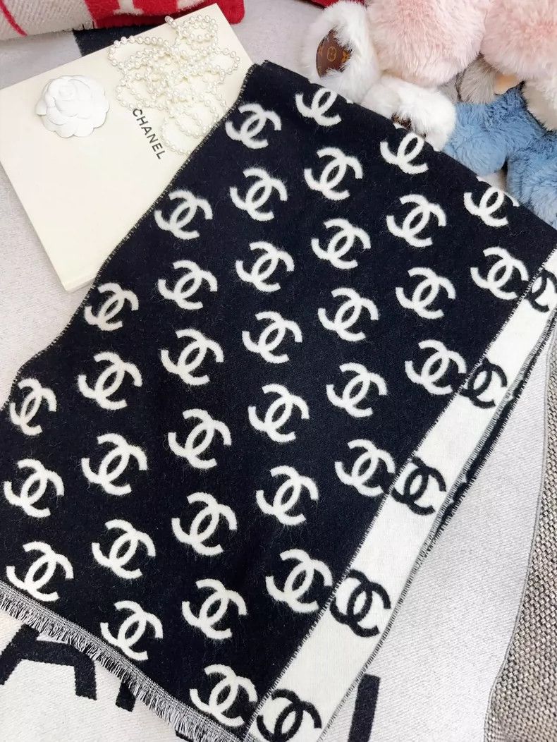 Chanel Chanel Black and White Logo Scarf Shawl Size ONE SIZE - 5 Thumbnail