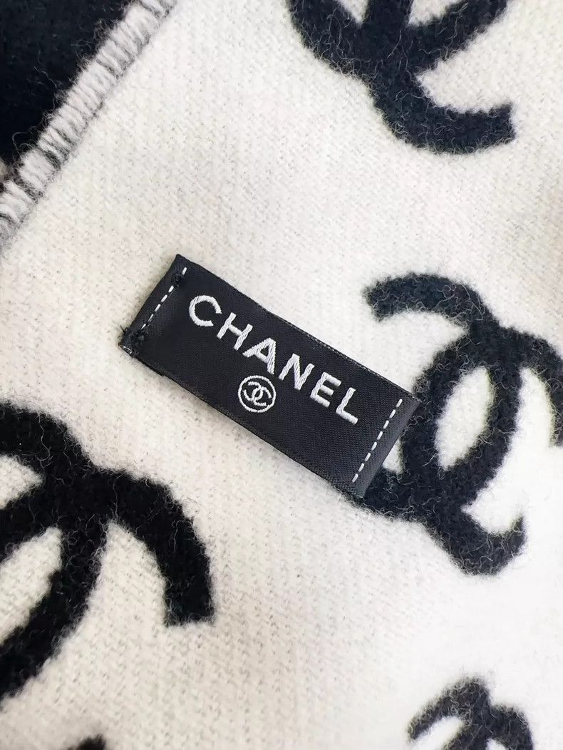Chanel Chanel Black and White Logo Scarf Shawl Size ONE SIZE - 7 Thumbnail