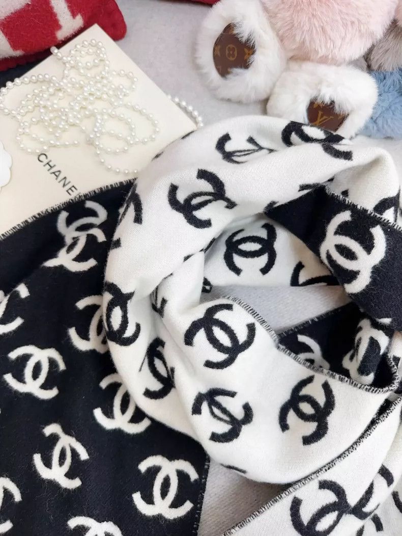 Chanel Chanel Black and White Logo Scarf Shawl Size ONE SIZE - 2 Thumbnail