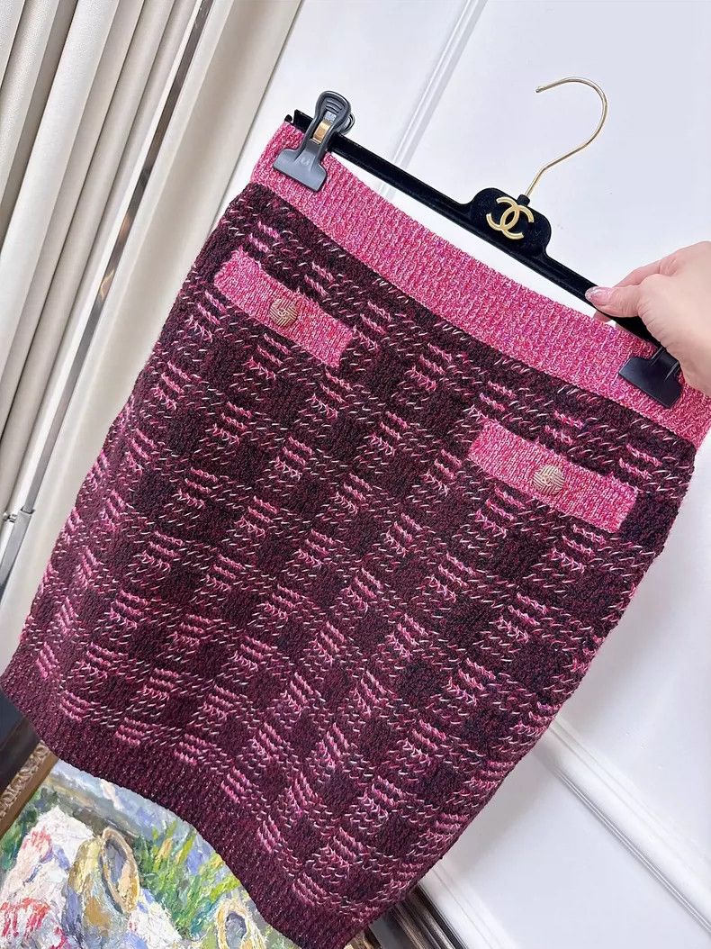 Chanel Chanel Plum Pink Knitted Skirt Size 38 Size 38" / US 16 / IT 52 - 2 Thumbnail