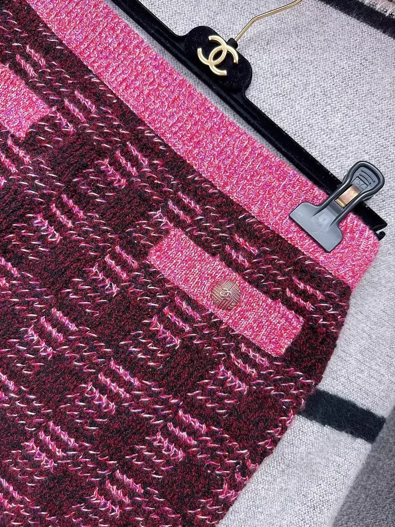 Chanel Chanel Plum Pink Knitted Skirt Size 38 Size 38" / US 16 / IT 52 - 4 Thumbnail