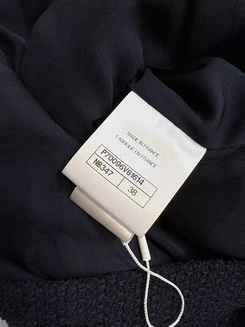 Chanel Chanel Navy Blue Tweed Dress with Drawstring Size M / US 6-8 / IT 42-44 - 5 Thumbnail