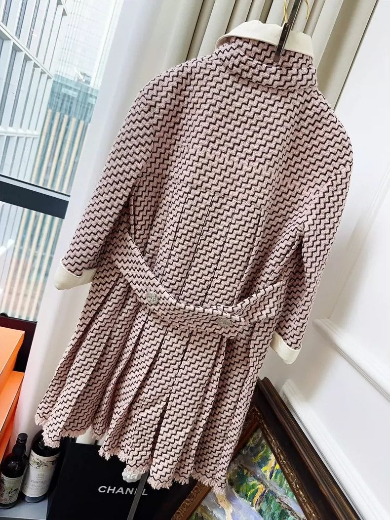 Chanel Chanel Pink Tweed Mid-Length Coat with Button Size S / US 4 / IT 40 - 2 Thumbnail