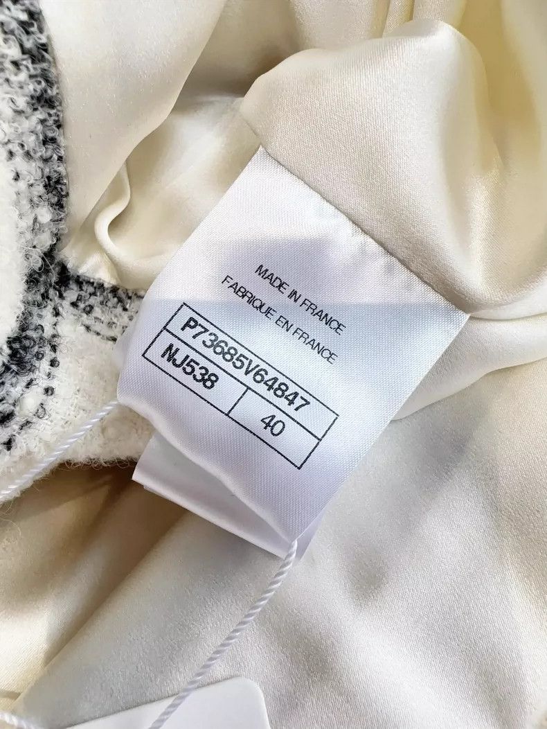 Chanel Chanel Beige Plaid Dress Coat With Embroidery Size M / US 6-8 / IT 42-44 - 5 Thumbnail