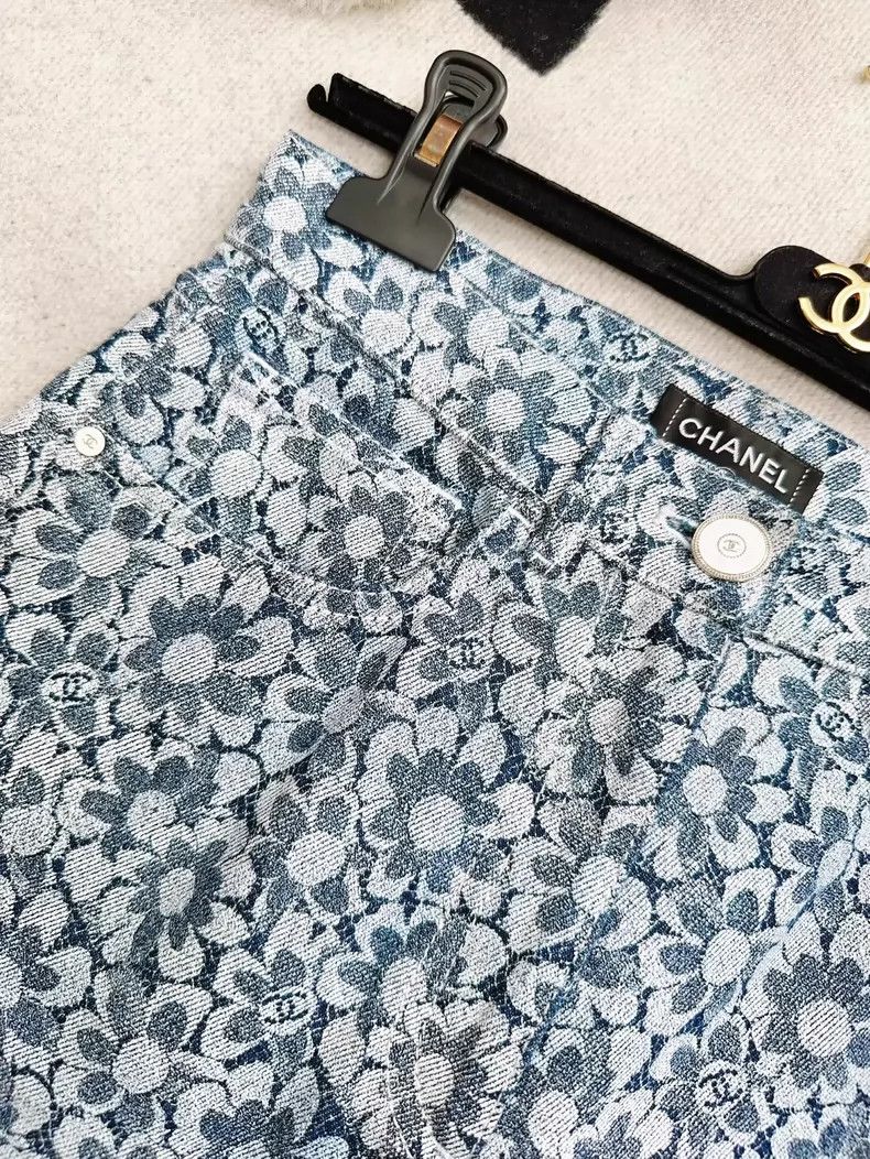 Chanel Chanel Blue White Floral Denim Pants Size 36" / US 14 / IT 50 - 4 Thumbnail