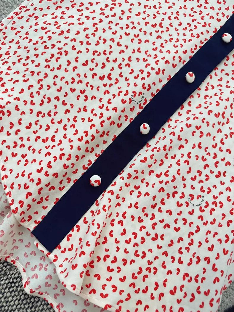 Louis Vuitton Louis Vuitton Heart Pattern Short Sleeve Shirt Size M / US 6-8 / IT 42-44 - 5 Thumbnail