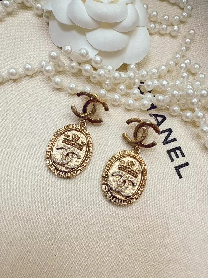 Chanel Chanel 21A Crown Coin Double C Earrings Size ONE SIZE - 2 Thumbnail