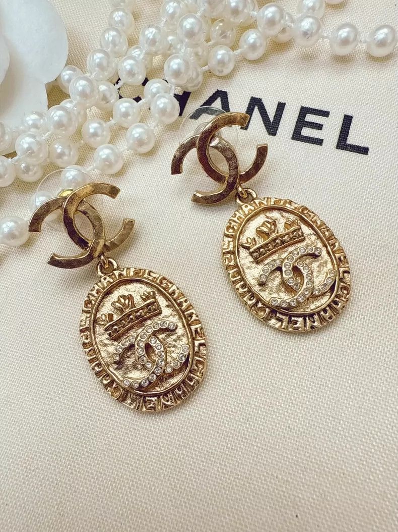 Chanel Chanel 21A Crown Coin Double C Earrings Size ONE SIZE - 3 Thumbnail