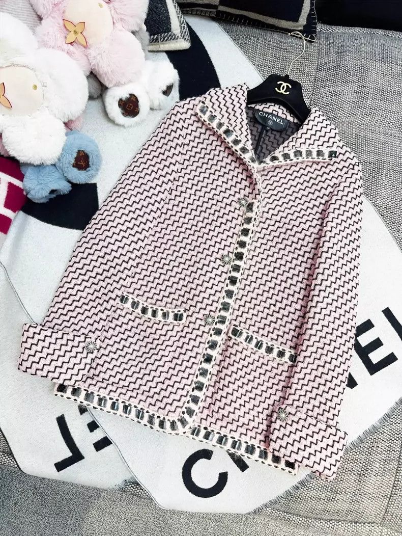 Chanel Chanel Pink Wavy Pattern Knit Jacket Size XS / US 0-2 / IT 36-38 - 3 Thumbnail