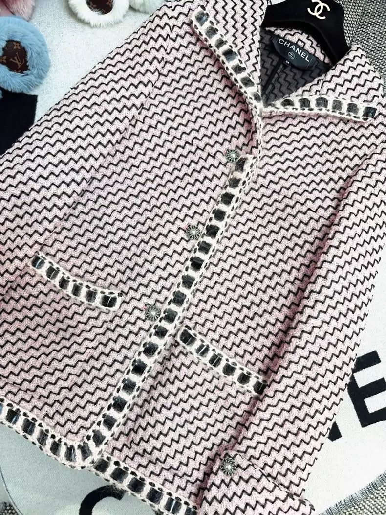 Chanel Chanel Pink Wavy Pattern Knit Jacket Size XS / US 0-2 / IT 36-38 - 7 Thumbnail