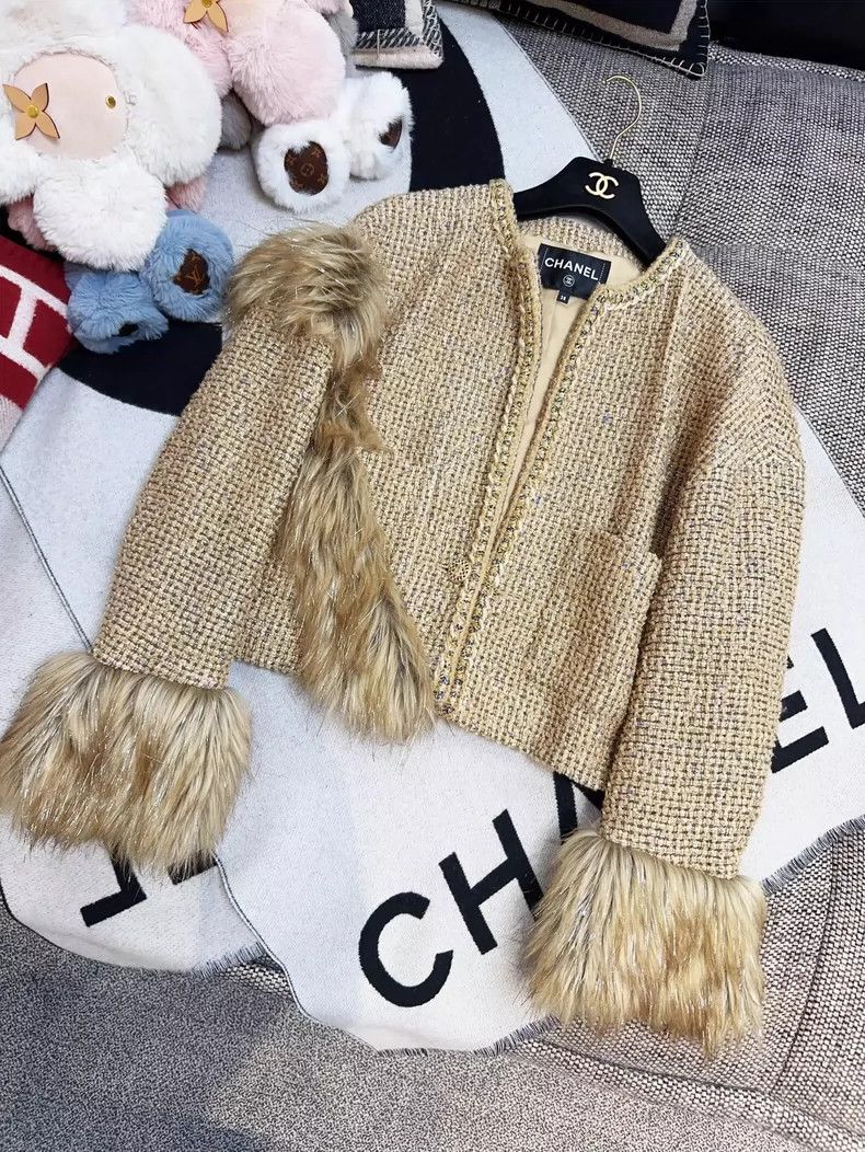 Chanel Chanel Gold Fringe Knit Jacket 21A Collection Size M / US 6-8 / IT 42-44 - 7 Thumbnail