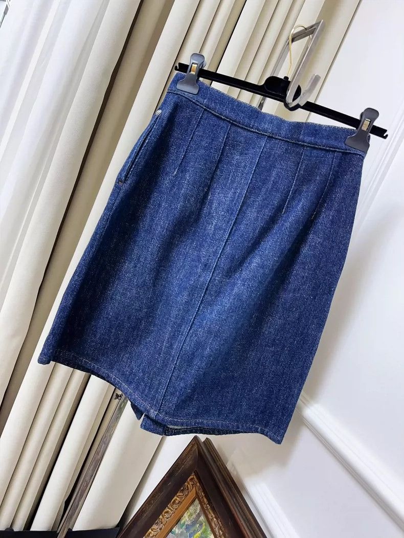 Chanel Chanel Denim Embroidered Letter Skirt Size 36 Size 36" / US 14 / IT 50 - 8 Thumbnail