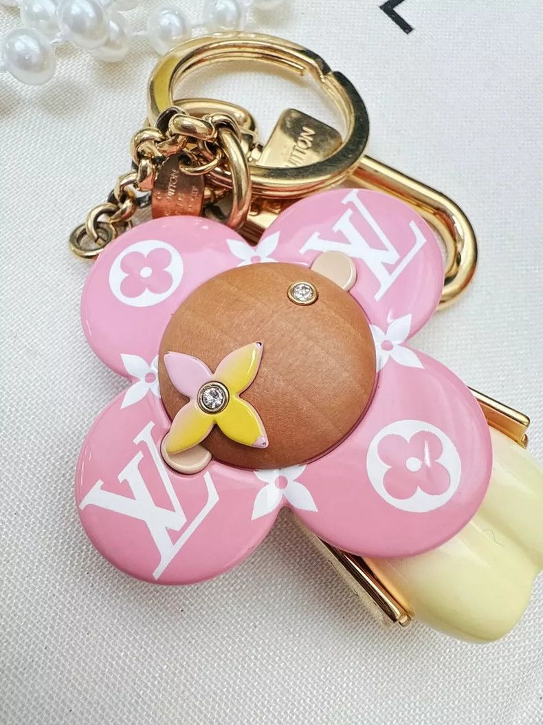 Louis Vuitton Pink Louis Vuitton Flower Keychain Clip Size ONE SIZE - 4 Thumbnail