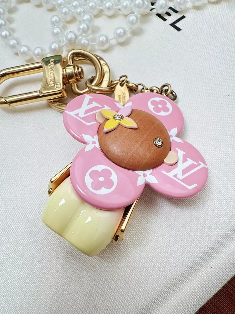 Louis Vuitton Pink Louis Vuitton Flower Keychain Clip Size ONE SIZE - 2 Thumbnail