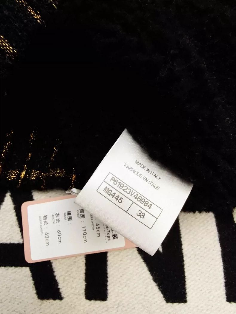 Chanel Chanel Black and Gold Double-Breasted Jacket Size M / US 6-8 / IT 42-44 - 5 Thumbnail