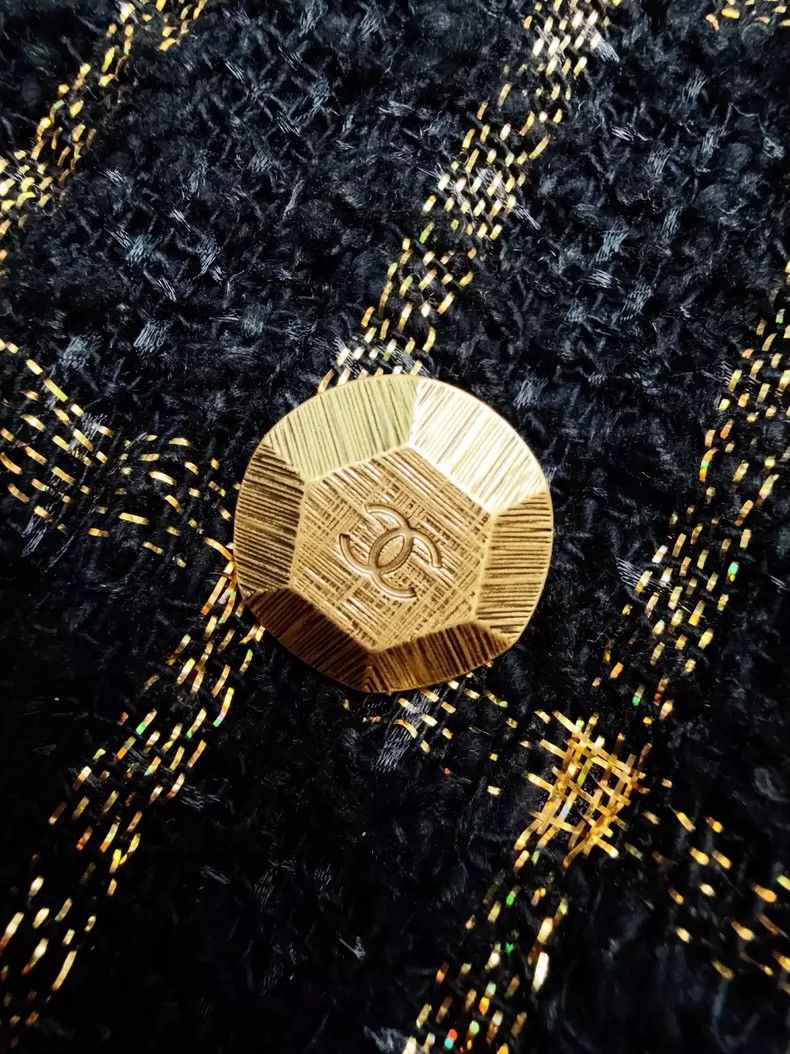 Chanel Chanel Black and Gold Double-Breasted Jacket Size M / US 6-8 / IT 42-44 - 4 Thumbnail