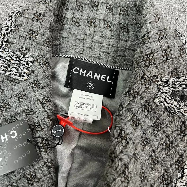 Chanel Chanel Tweed Jacket, Size 46, Gently Used Size L / US 10 / IT 46 - 6 Thumbnail