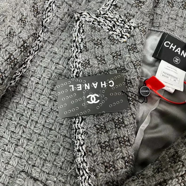 Chanel Chanel Tweed Jacket, Size 46, Gently Used Size L / US 10 / IT 46 - 5 Thumbnail