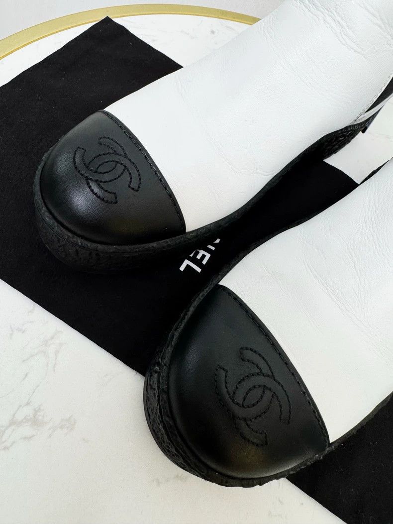 Chanel Chanel Chelsea Ankle Boots Size 37.5 Size US 7 / IT 37 - 2 Thumbnail