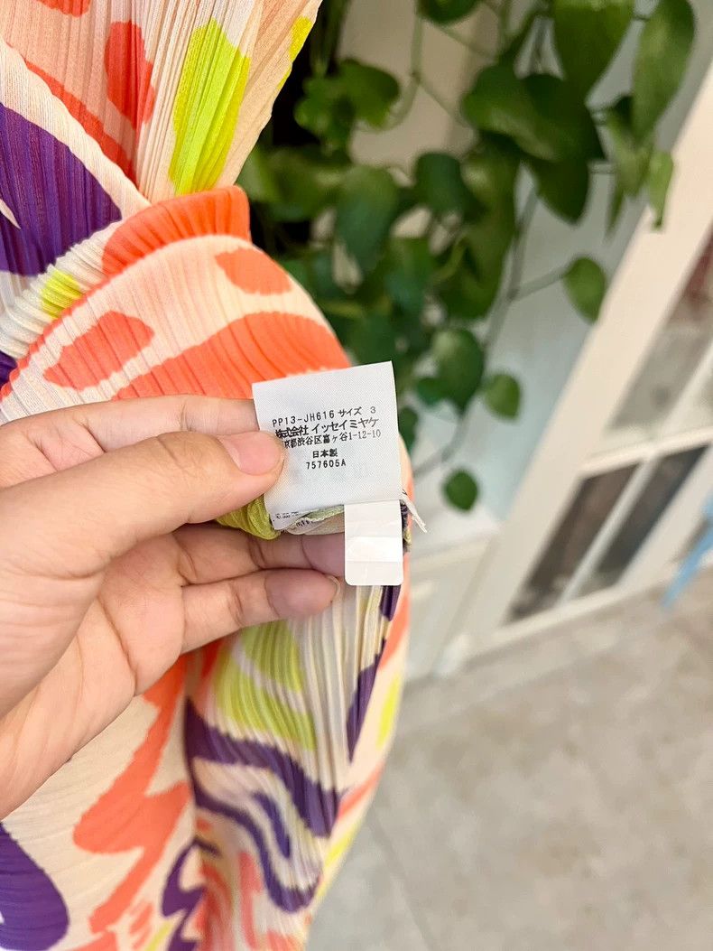 Issey Miyake Issey Miyake Pleated Dress with Colorful Patterns-yf Size 40" / US 18 - 4 Thumbnail