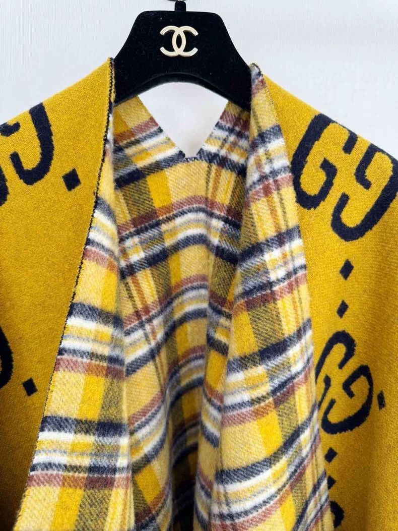 Gucci Gucci Yellow Wool Cape Shawl Size US M / EU 48-50 / 2 - 2 Thumbnail