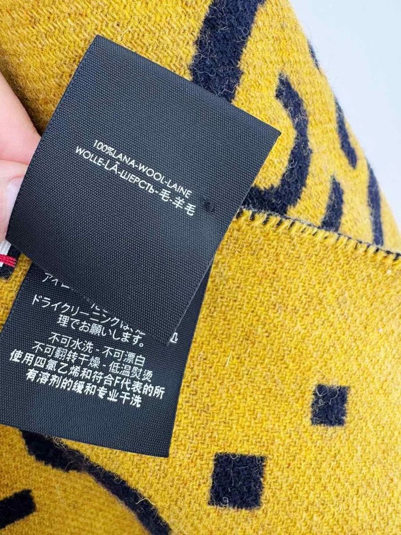Gucci Gucci Yellow Wool Cape Shawl Size US M / EU 48-50 / 2 - 6 Thumbnail