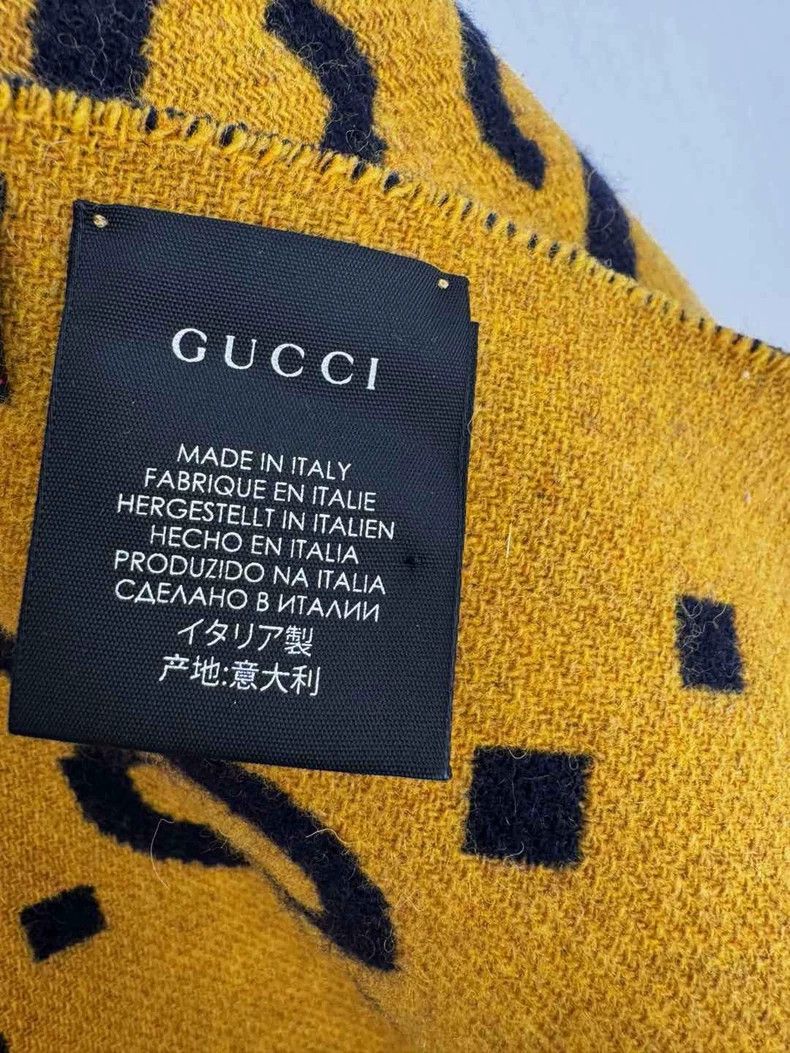Gucci Gucci Yellow Wool Cape Shawl Size US M / EU 48-50 / 2 - 5 Thumbnail