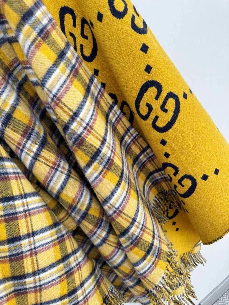 Gucci Gucci Yellow Wool Cape Shawl Size US M / EU 48-50 / 2 - 3 Thumbnail