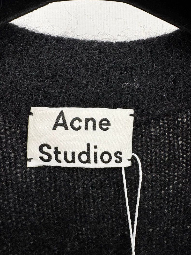 Acronym Acne Wool Cardigan in Excellent Condition Size XS / US 0-2 / IT 36-38 - 2 Thumbnail
