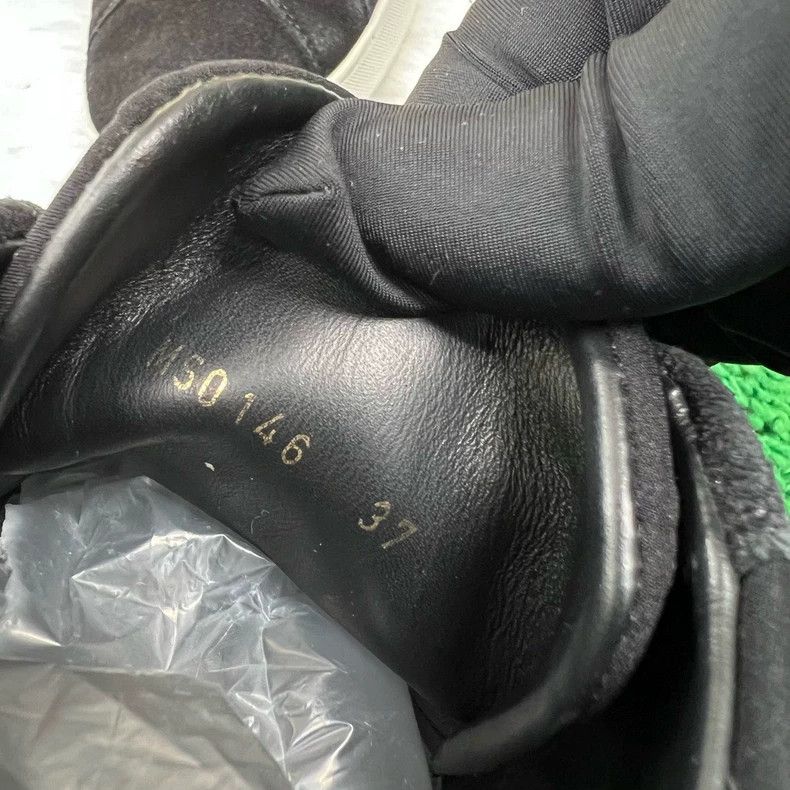 Louis Vuitton Louis Vuitton Black Embossed Sneakers Size 37 Size US 8 / IT 38 - 7 Thumbnail