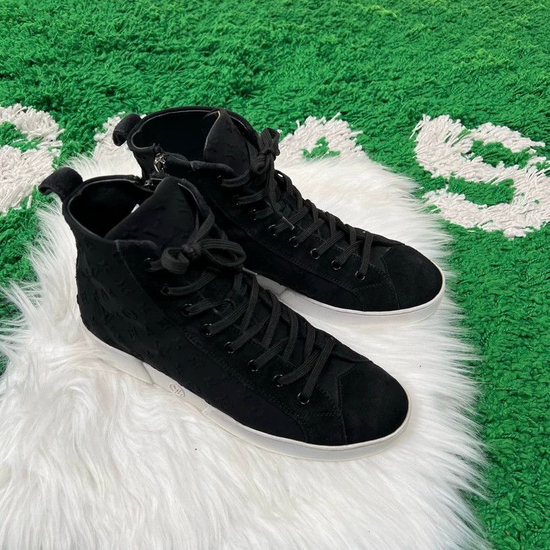 Louis Vuitton Louis Vuitton Black Embossed Sneakers Size 37 Size US 8 / IT 38 - 5 Thumbnail