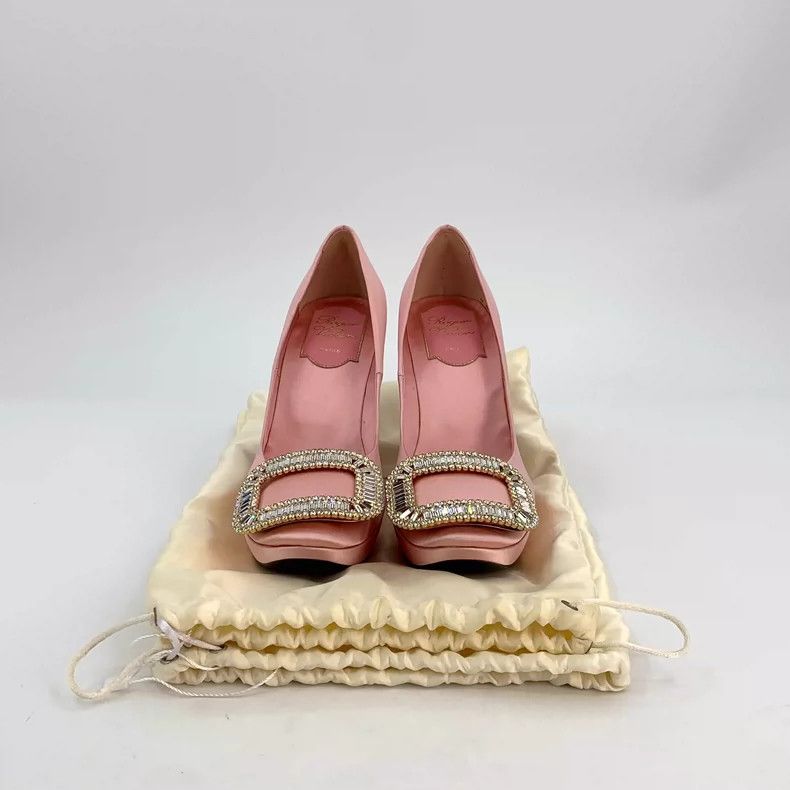 Roger Vivier Pink Satin High Heels with Buckle Detail Size US 5 / IT 35 - 9 Thumbnail
