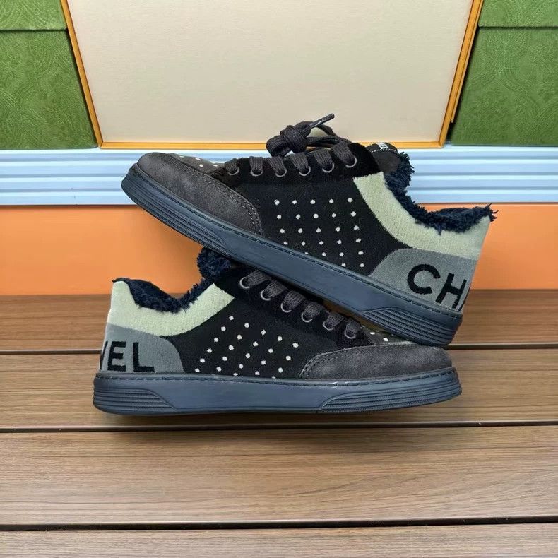Chanel Chanel Plush Low-Top Casual Sneakers Size 37.5 Size US 8 / IT 38 - 2 Thumbnail