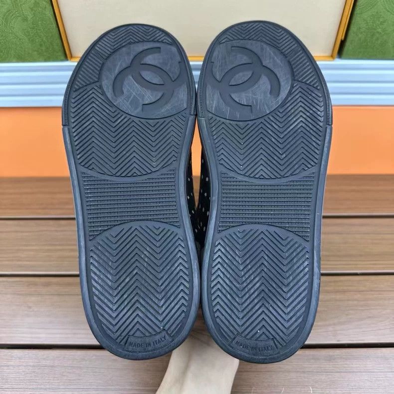 Chanel Chanel Plush Low-Top Casual Sneakers Size 37.5 Size US 8 / IT 38 - 8 Thumbnail