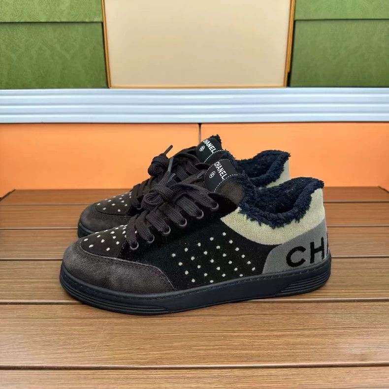 Chanel Chanel Plush Low-Top Casual Sneakers Size 37.5 Size US 8 / IT 38 - 6 Thumbnail